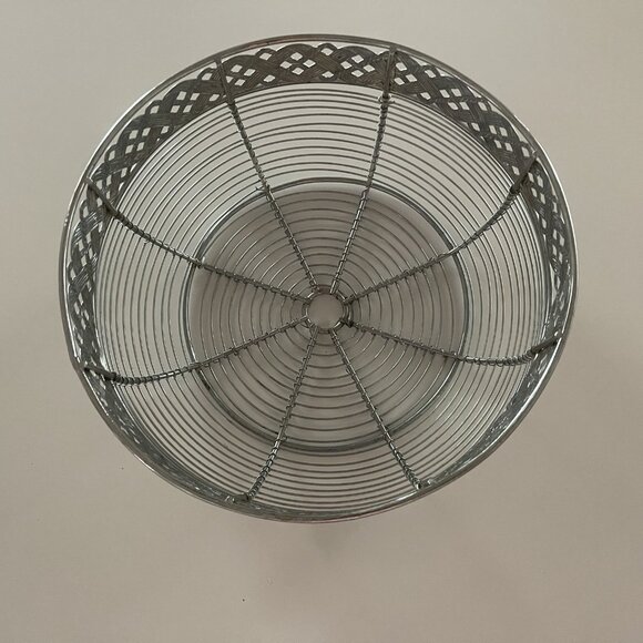 Silver Metal Wire Weaved Bread Fruit Bowl Basket Decorative Centerpiece - Picture 4 of 9
